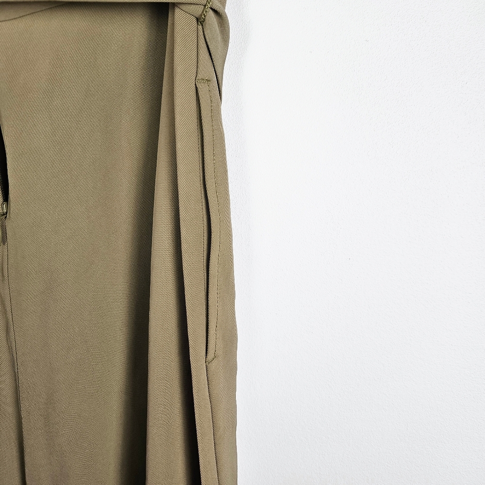 Everlane Japanese GoWeave Essentials Jumpsuit in Olive Green - Picture 6 of 9